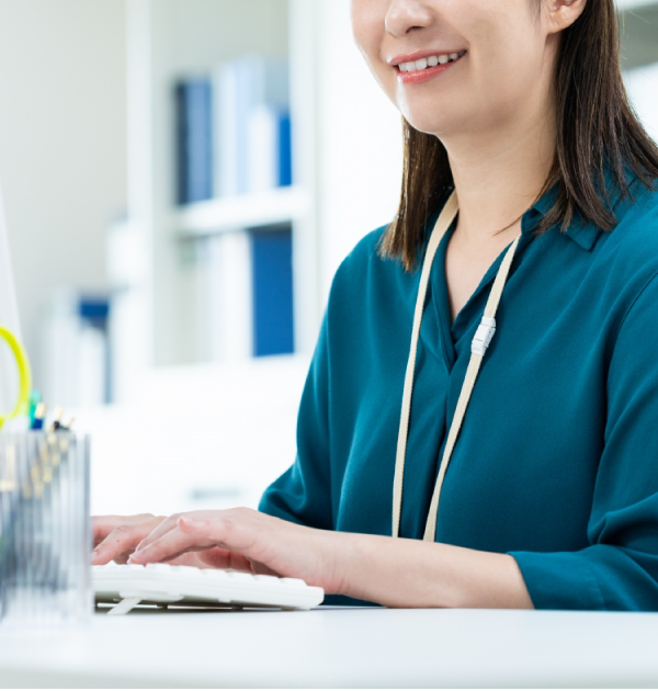 事務 担当 田中 美咲（仮名）